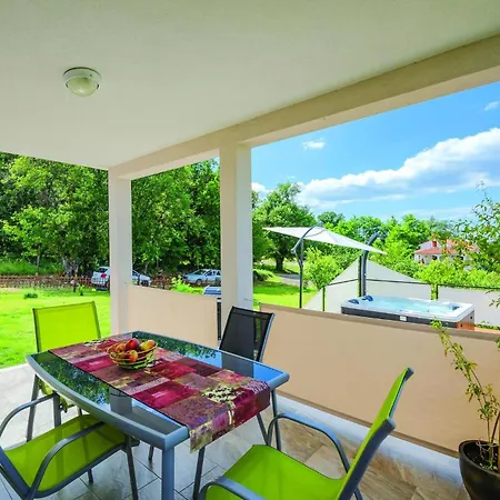 Two-bedroom In בית נופש Rakotule
