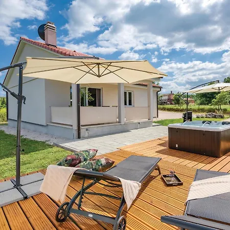 בית נופש Two-bedroom In Rakotule